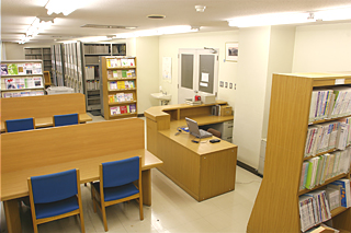 2F 図書室