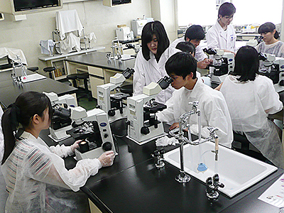 10月のメインテーマ「一般検査(尿検査)」(写真)